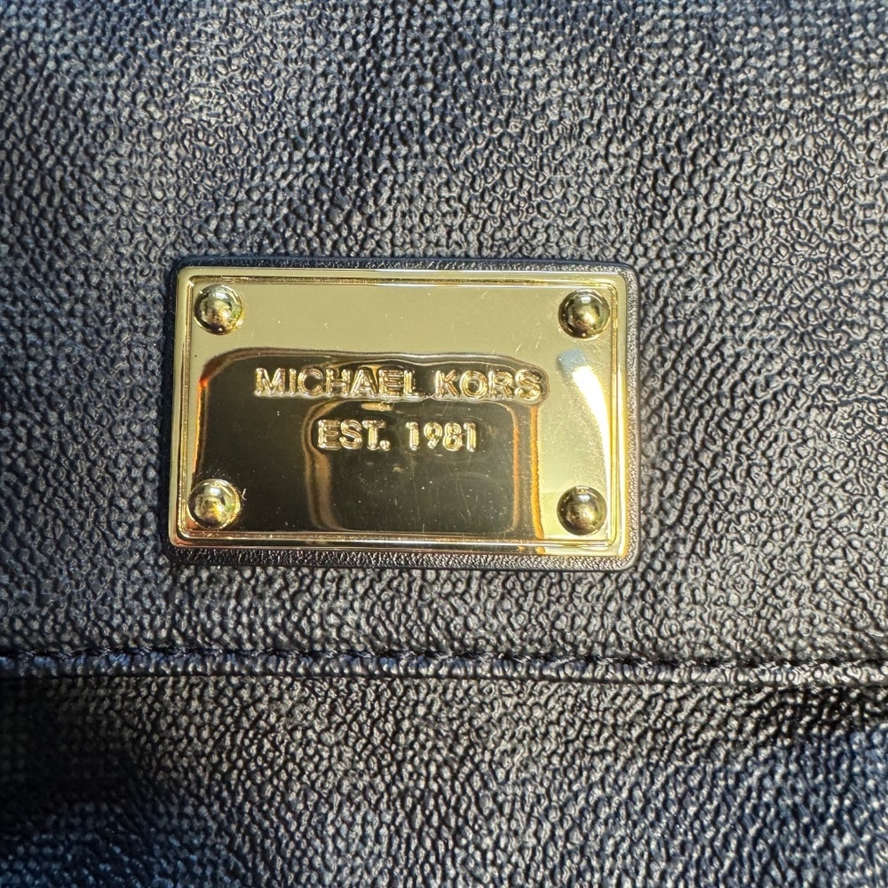Michael Kors Black Crossbody Bag - Picture 3 of 9